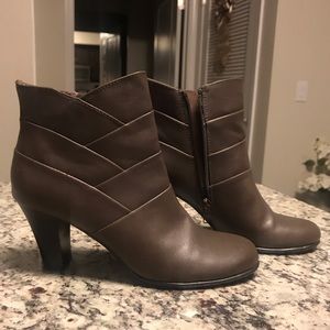 A2 by Aerosoles Women's Best Role Boot 7 US Taupe